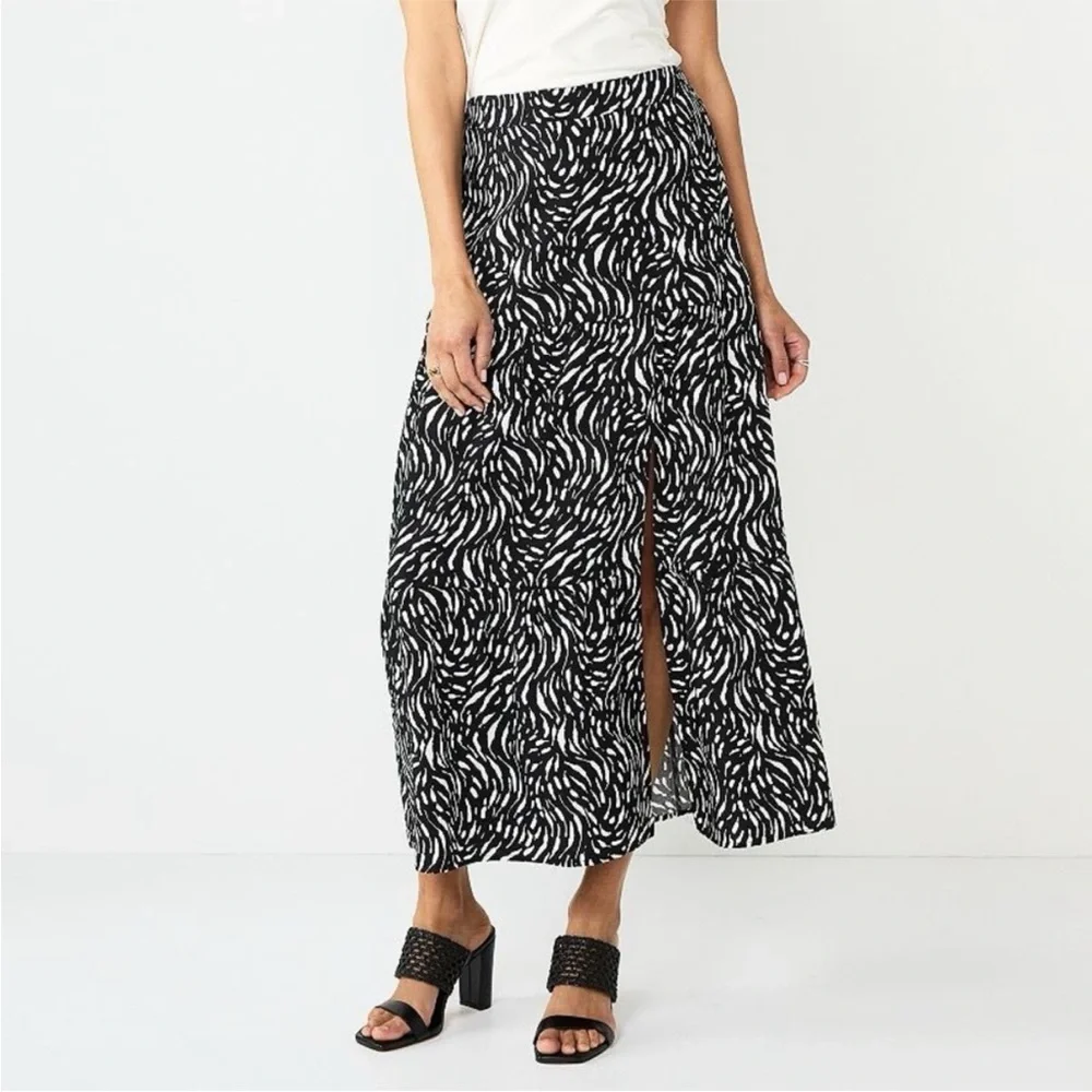 Nine West Set - Midi Skirt with Slit and V Neck Sleeveless Shell Top Medium EUC - Picture 6 of 13